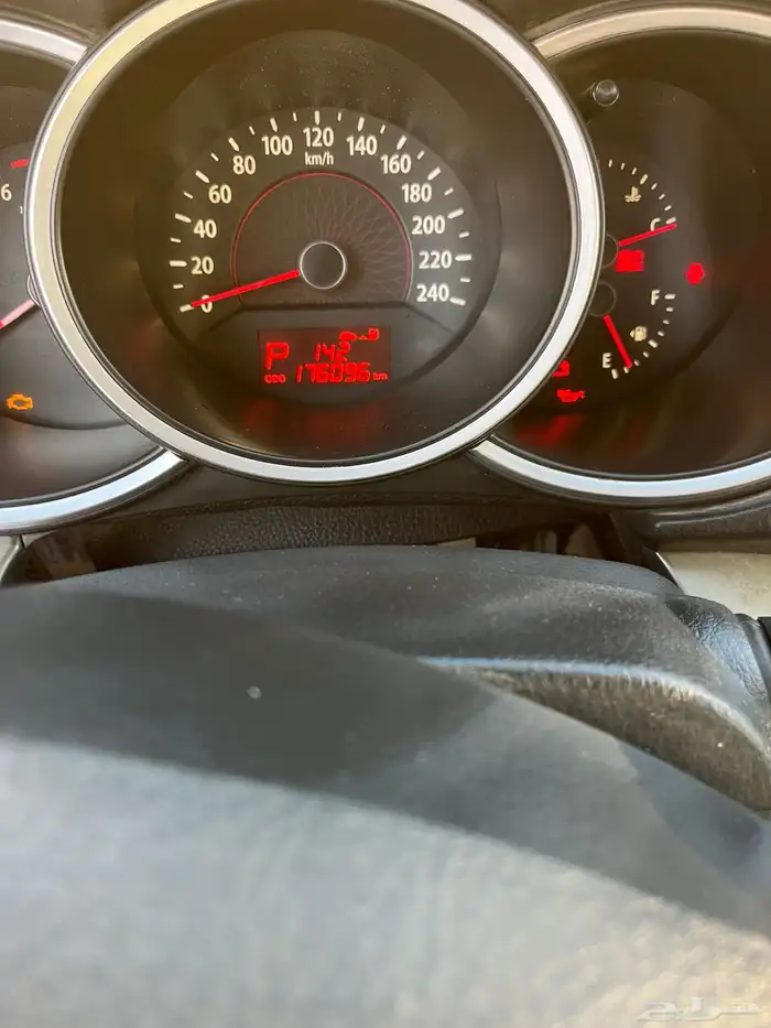 كيا سورنتو 2012 4 سلندر ماشي 176 الف وعليه 4