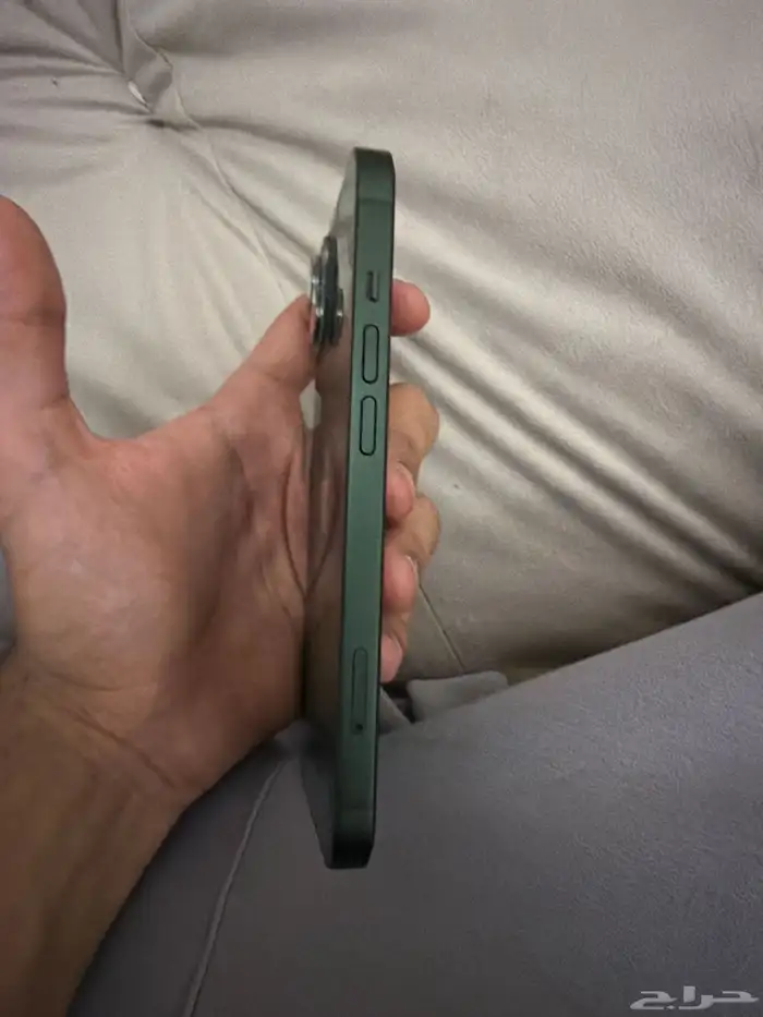 ايفون 13 مساحته 128قيقا وبطاريته 85 الجهاز نضيف جدا 4