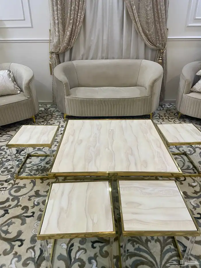 طاوله صاله للبيع نظيفه مره 4