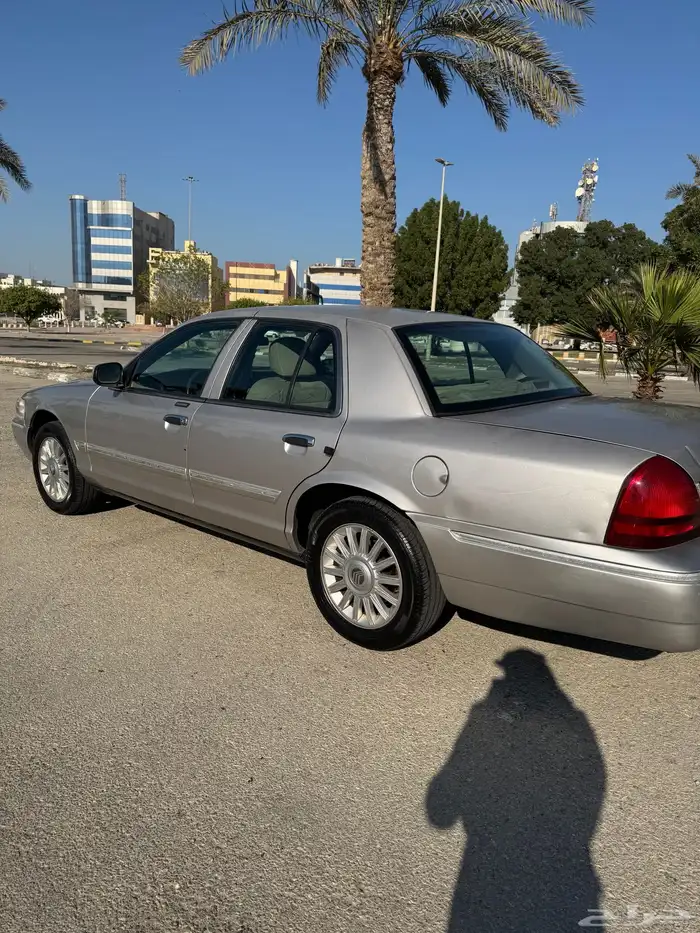 فورد قراند ماركيز 2010 4