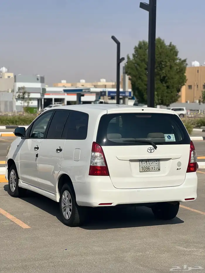 تايوتا انوفا 2015 6