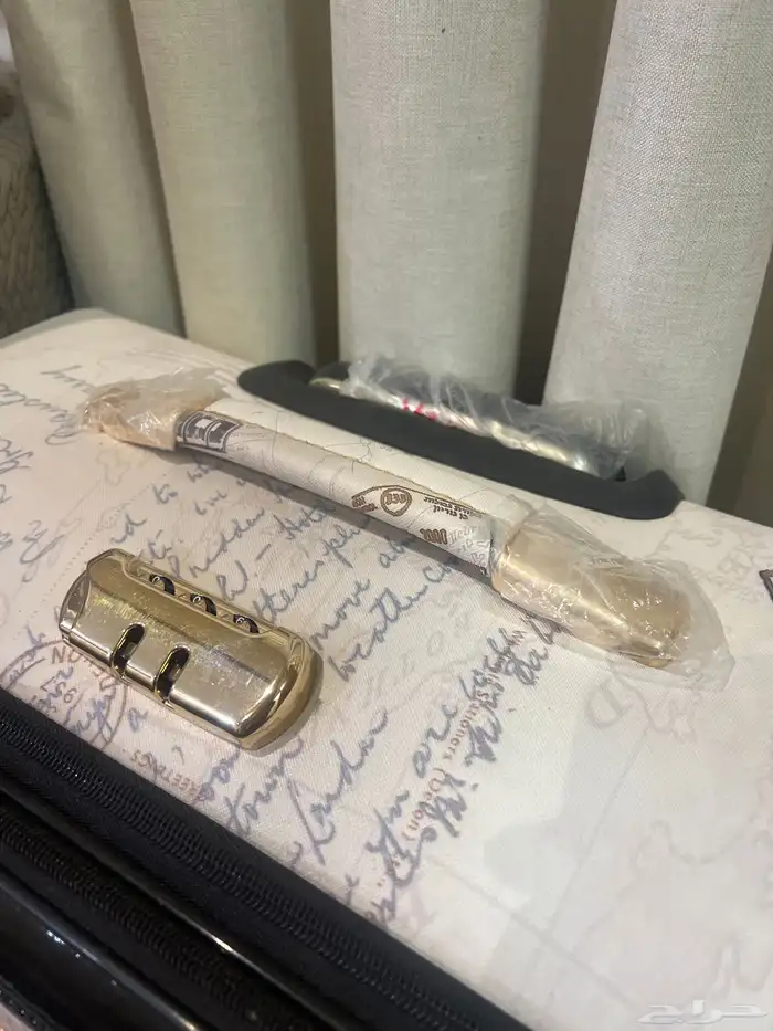 طقم شنط سفر من الصنات جديدة بأكياسهن 5