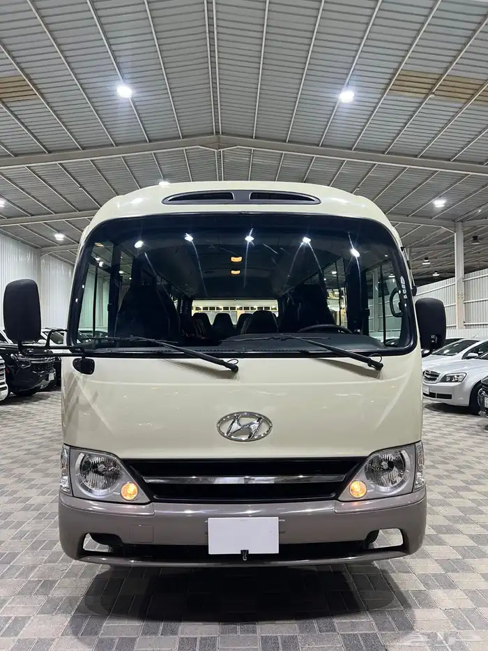 للبيع باص هونداي كونتي موديل 2011 ديزل 30 راكب 1