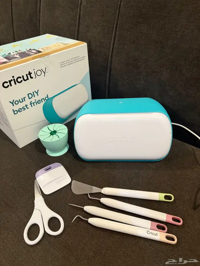 ألة قص كريكت جوي مع محتوياتها 0