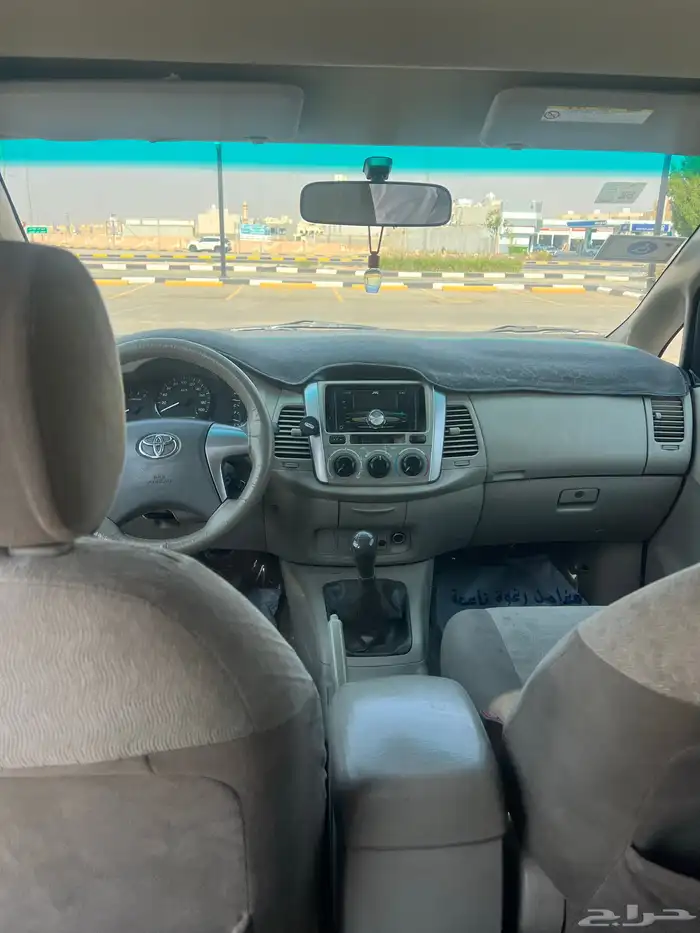 تايوتا انوفا 2015 13