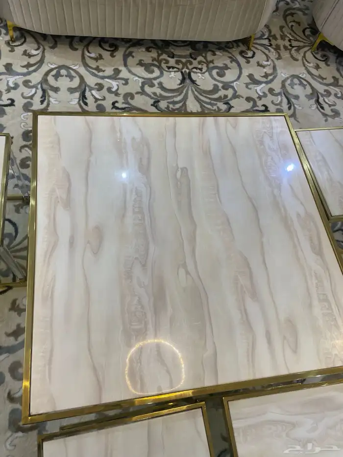 طاوله صاله للبيع نظيفه مره 2