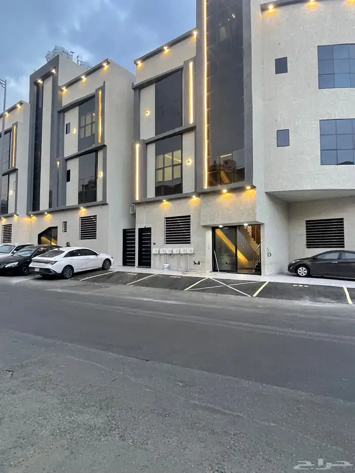 للبيع شقه علويه تشطيب وموقع ممتاز من 480 الف ابها ح البديع 0