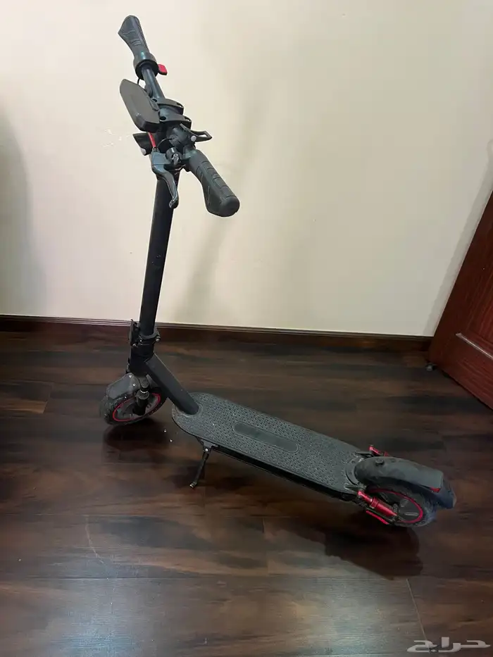 سكوتر كهربائي شبه جديد 1