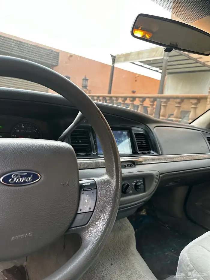 فورد كراون فكتوريا 2008 15