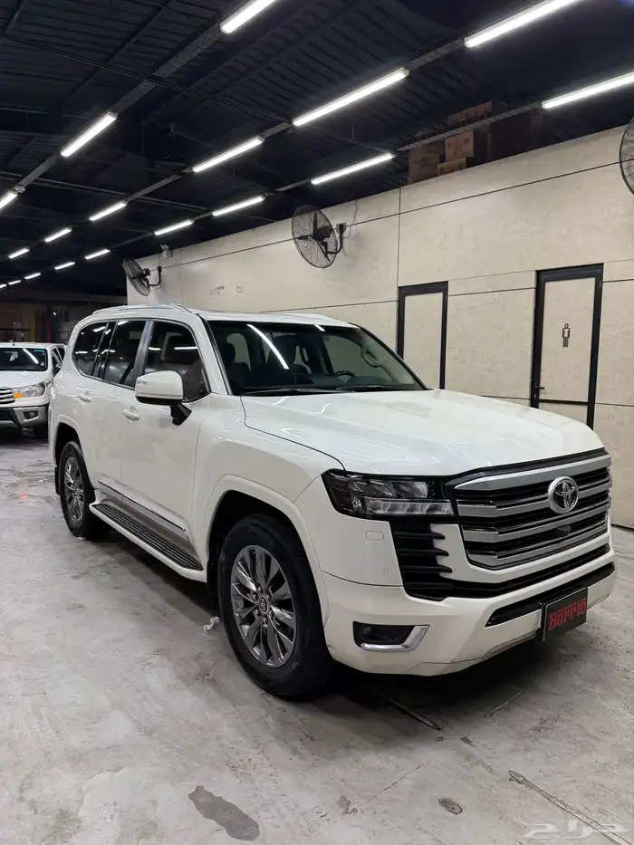 لاندكروزر ديزل 2023 9