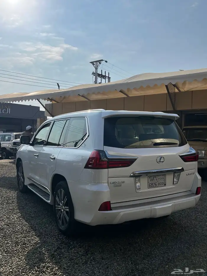 جيب لكزس 2017 LX 7