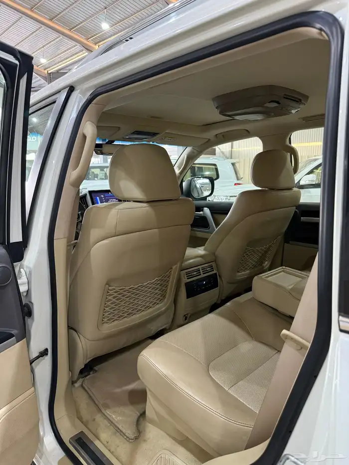 تويوتا لاندكروزر فكسار 2016فل الفل سعودي عداد 130 الف مشروط 19