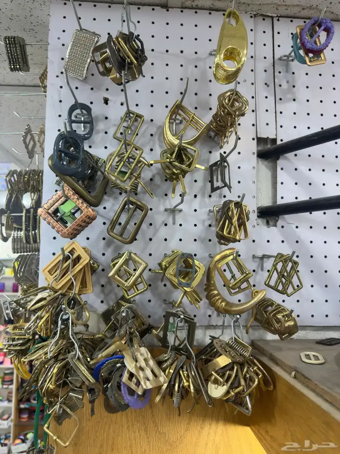 اكسسوارات منوعه شنط وحلقات وتقفيلات وبكلات احزمه اجراس جرس 1