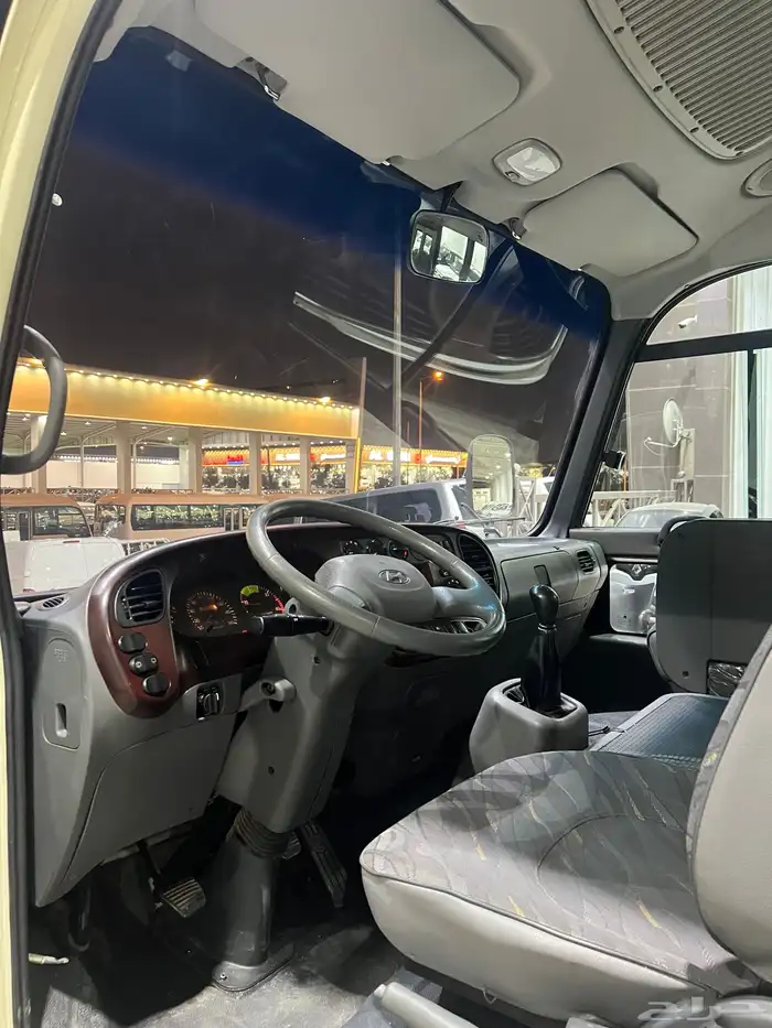 للبيع باص هونداي كونتي موديل 2011 ديزل 30 راكب 7