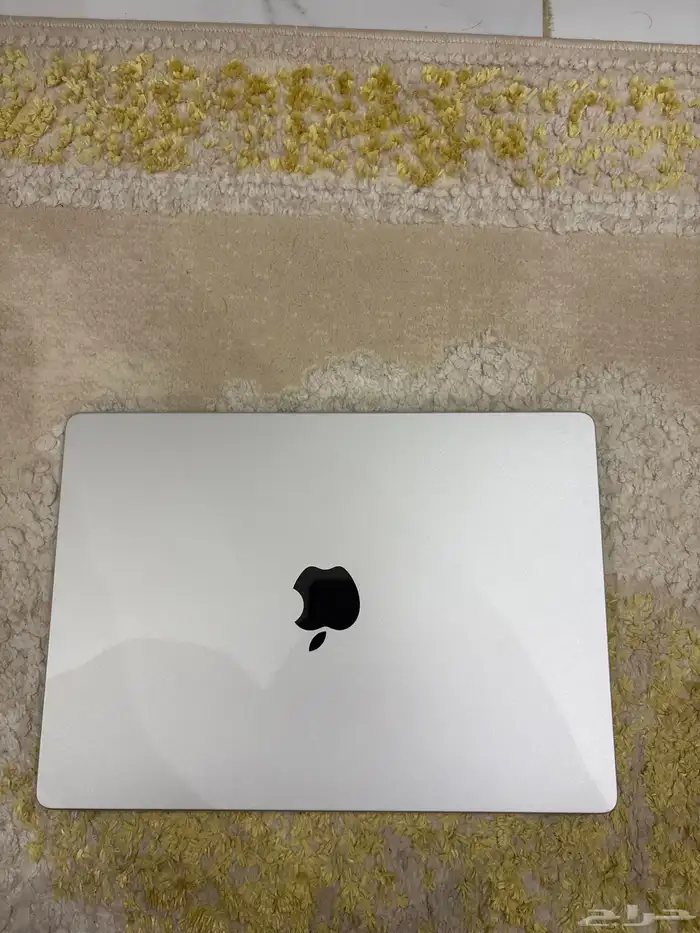 ماك بوك m3برو 1