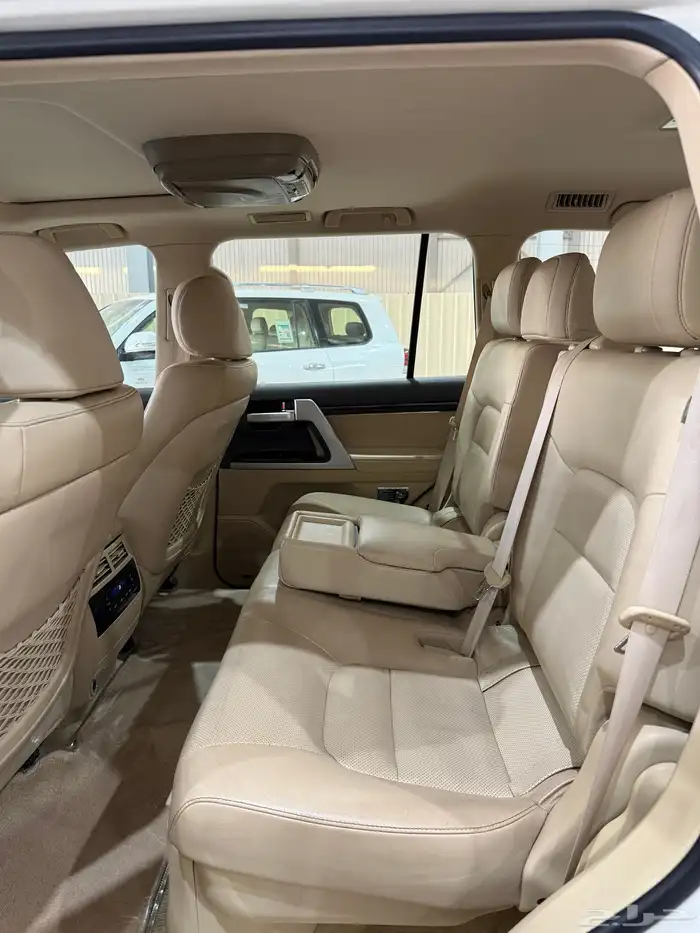 تويوتا لاندكروزر فكسار 2016فل الفل سعودي عداد 130 الف مشروط 20