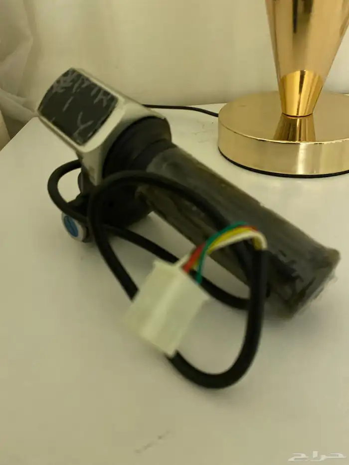 الجديد ولا انفك بقراطيسه الي عنده خربان حق الي يمشي للسكوتر 1