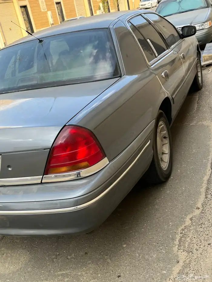 فورد كراون فكتوريا أمريكي 98 3