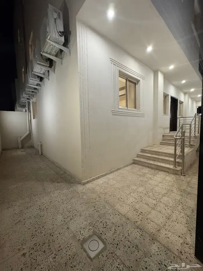 فيلا جديدة فاخرة للإيجار في موقع مميز جدا 22