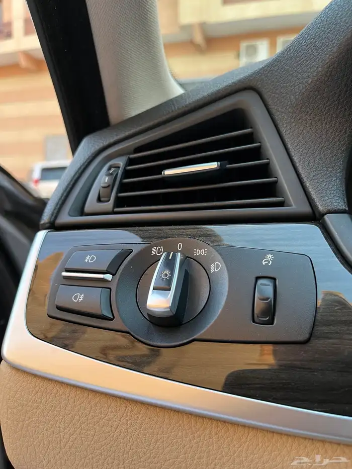 بي إم دبليو 528i 14