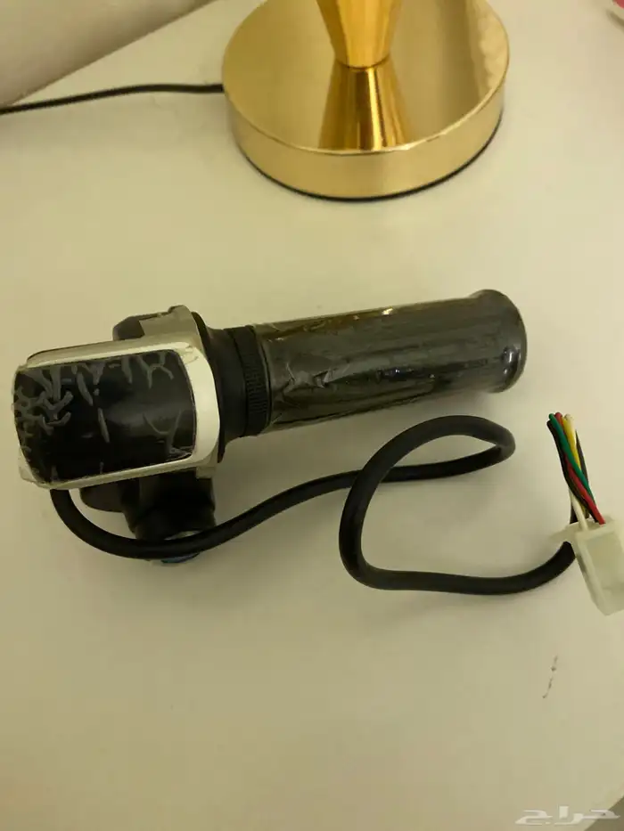 الجديد ولا انفك بقراطيسه الي عنده خربان حق الي يمشي للسكوتر 0