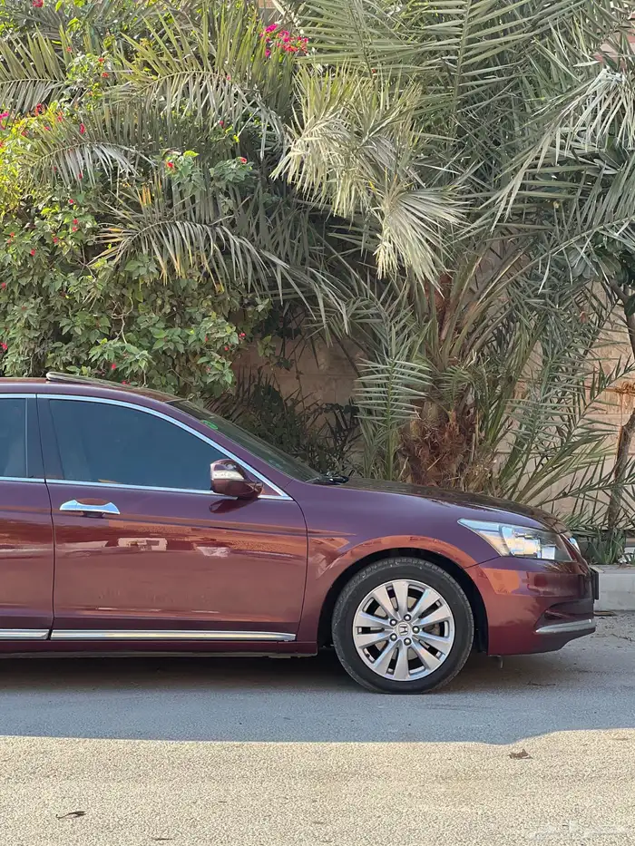 هوندا أكورد 2012 ممشى قليل نظيف جدا 14