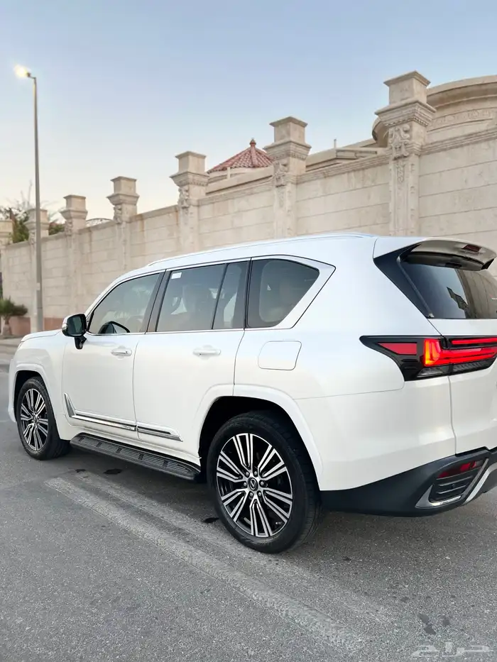 لكزس LX600 مالك اول 2023 BB قمة النظافة سعودي وكالة 5