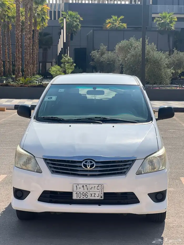 تايوتا انوفا 2015 1