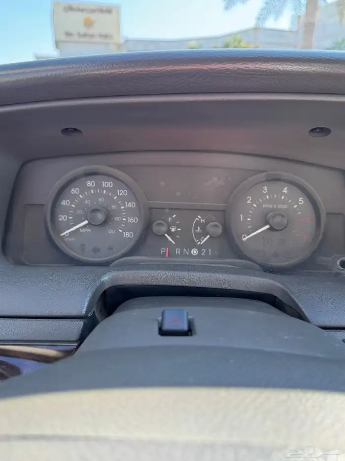 فورد قراند ماركيز 2010 14