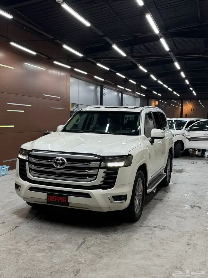 لاندكروزر ديزل 2023 1