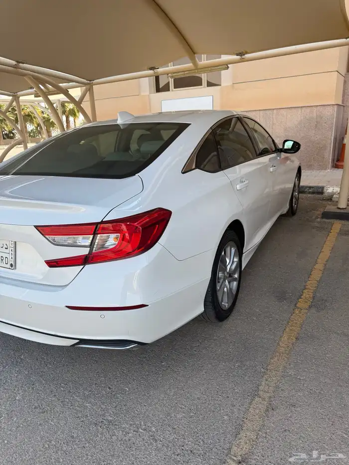 للبيع هوندا اكورد 2018 7