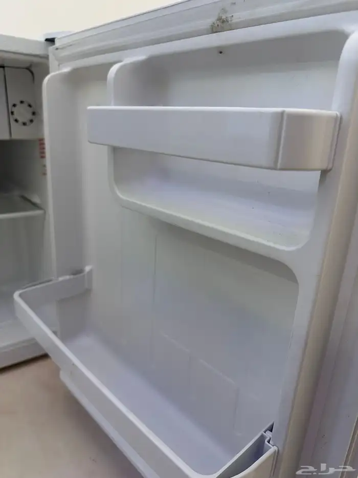 ثلاجه صغيره شبه جديده 4