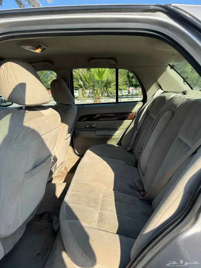 فورد قراند ماركيز 2010 12