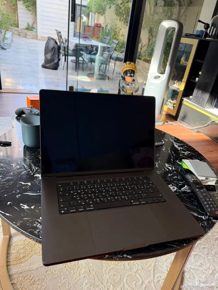 ماك بوك برو - M4 Max 8