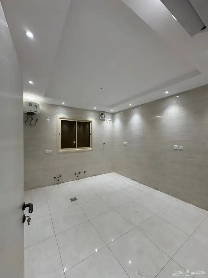 فيلا جديدة فاخرة للإيجار في موقع مميز جدا 5