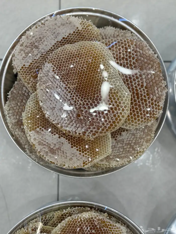 عسل بلدي من مناحلي في عسير بسعر منافس190 ريال يوجد جمله 12