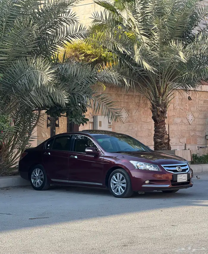 هوندا أكورد 2012 ممشى قليل نظيف جدا 21
