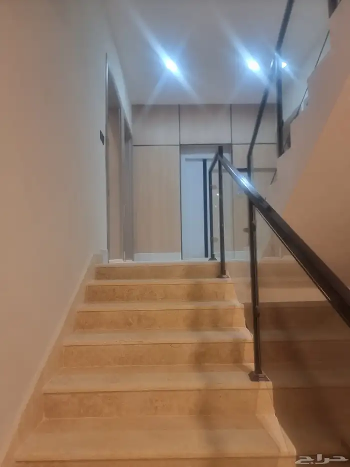 للبيع شقق تمليك علوية حي بدر 1