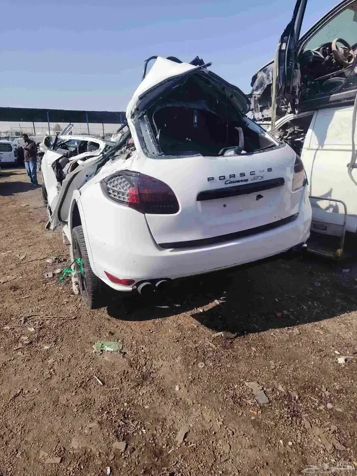 قطع غيار بورش كيان جي تي اس موديل 2013 للتواصل 3