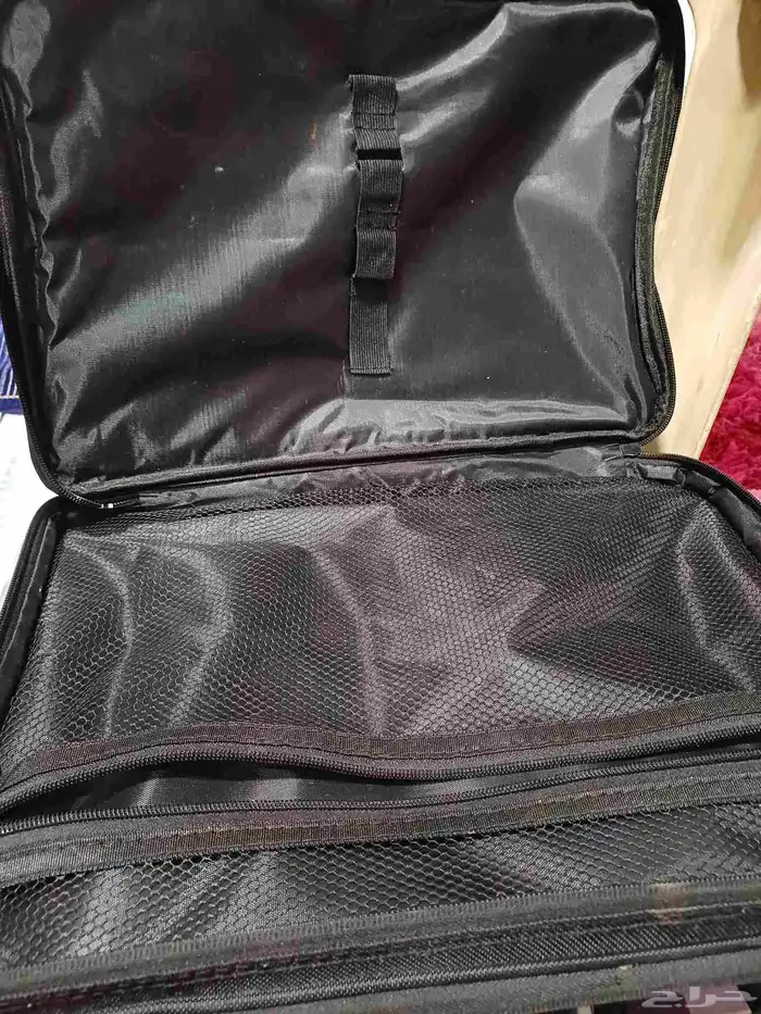 للبيع أغراض ميك اب كاملة 7