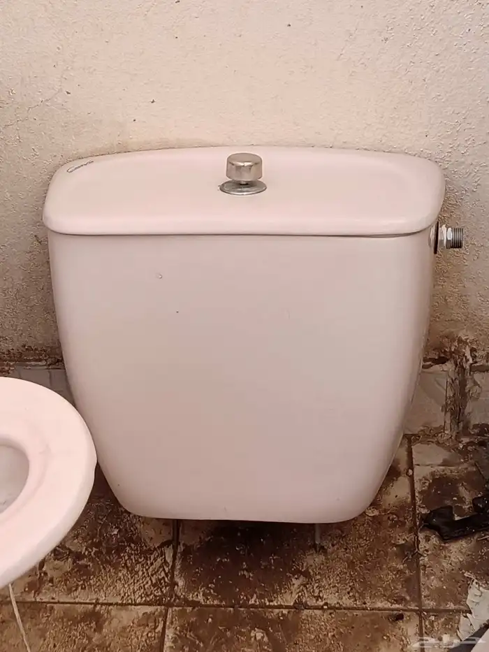 مغسله و كرسيين حمام مستعمله للبيع 4