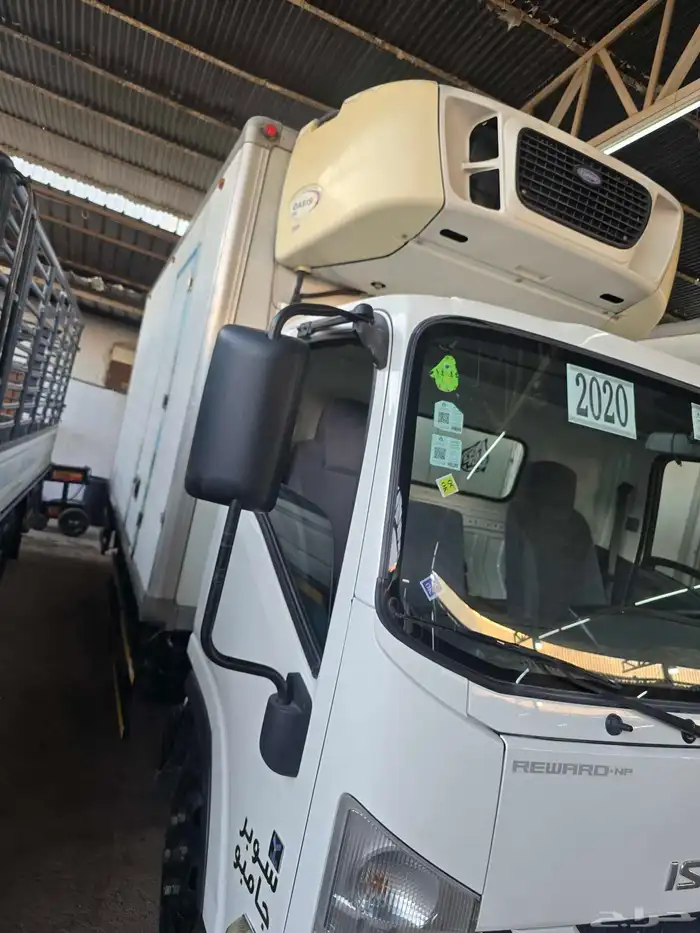 اسوزو 2020خمسه متر مكينه صغير العداد 261الف مفحوص مجدد نقل ع 2