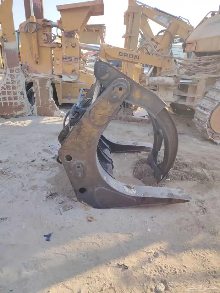 كماشة تركب على شيول 3