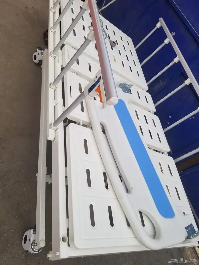 سرير طبي كهربائي 1