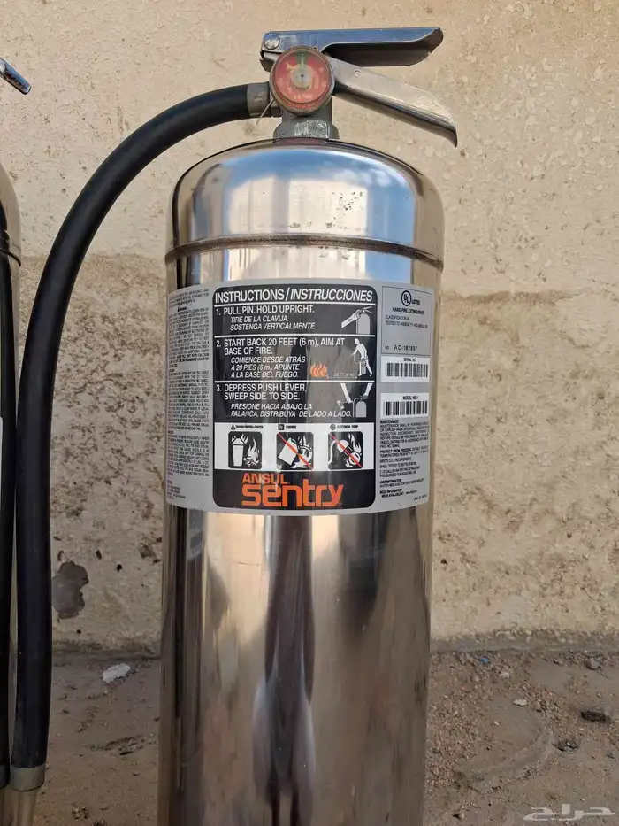 طفايات حريق استيل نضيفه جدا 1