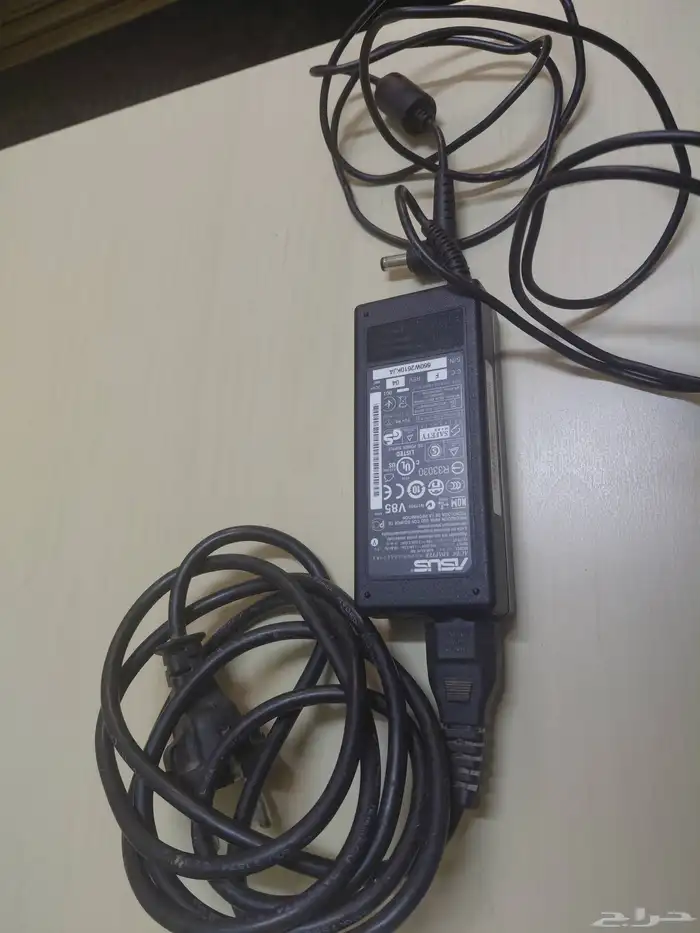 شاحن لابتوب ماركة ASUS للبيع 0