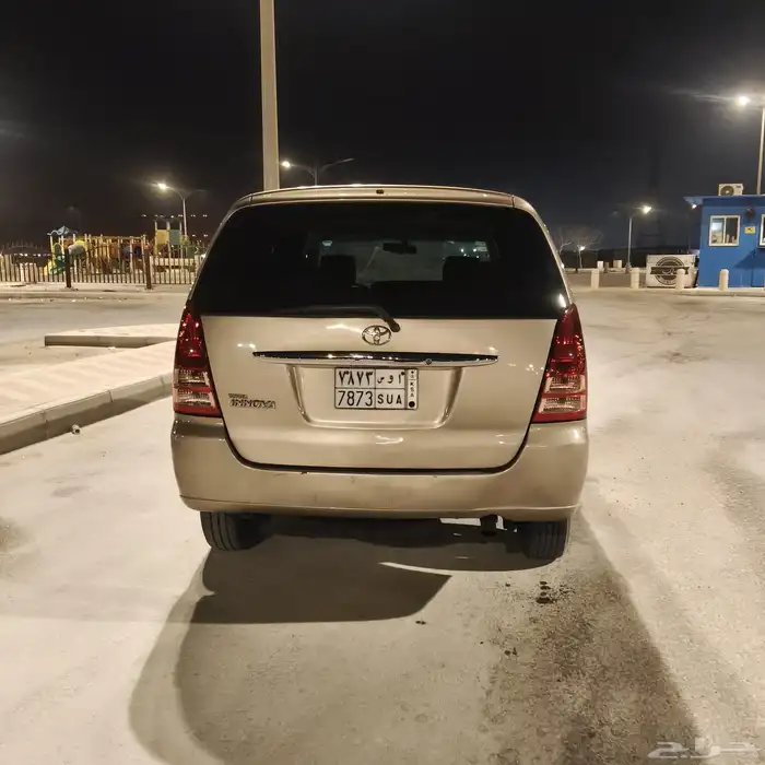 انوفا تويوتا للبيع 1