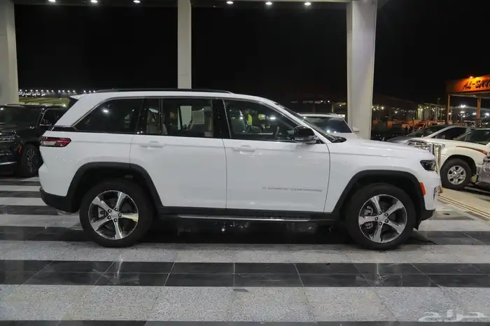 جراند شروكي ليمتد بلس شاص قصير جديد موديل 2024 4