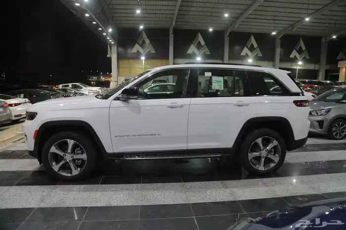 جراند شروكي ليمتد بلس شاص قصير جديد موديل 2024 5