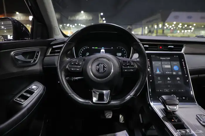 ام جي MG RX5 موديل 2023 فل كامل 13